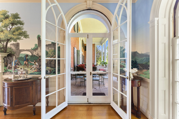 The Oaks dining room